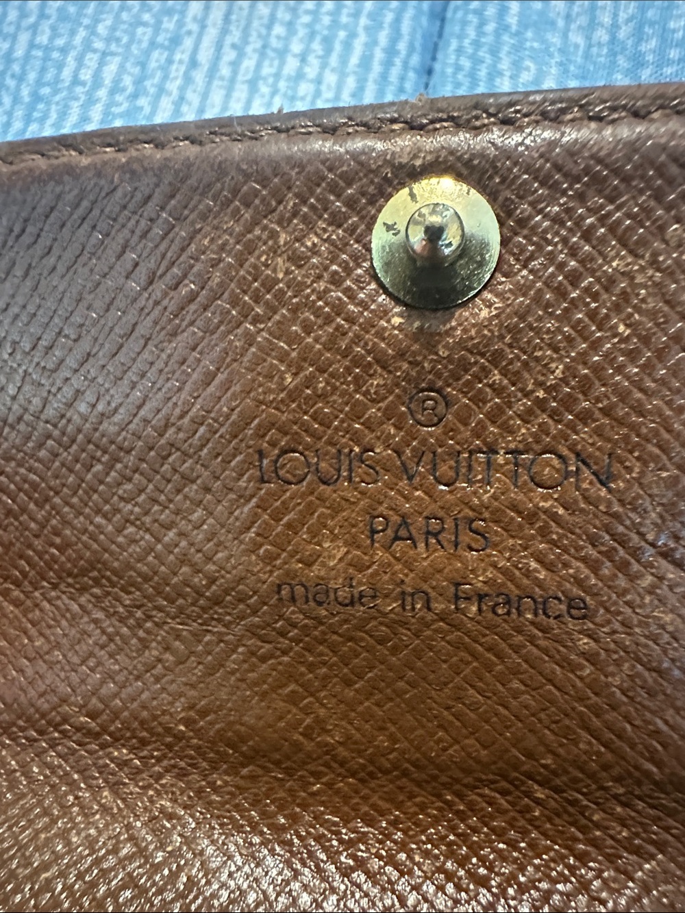 Louis Vuitton Monogram Canvas Key & Card Holder in Brown with Gold Snap - Picture 2 of 3